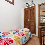 Liebevoll Eingerichtetes Ferienhaus Ueber Zwei Etagen Mit Einem Gemuetlichen Garten Mit Veranda Und Aussenkueche