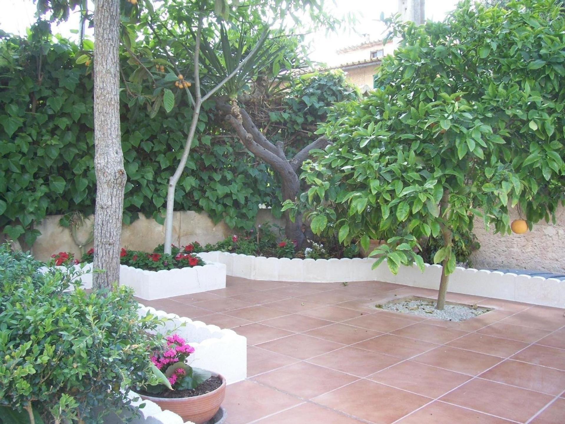 Liebevoll Eingerichtetes Ueber Zwei Etagen Mit Einem Gemuetlichen Garten Mit Veranda Und Aussenkueche Holiday home *