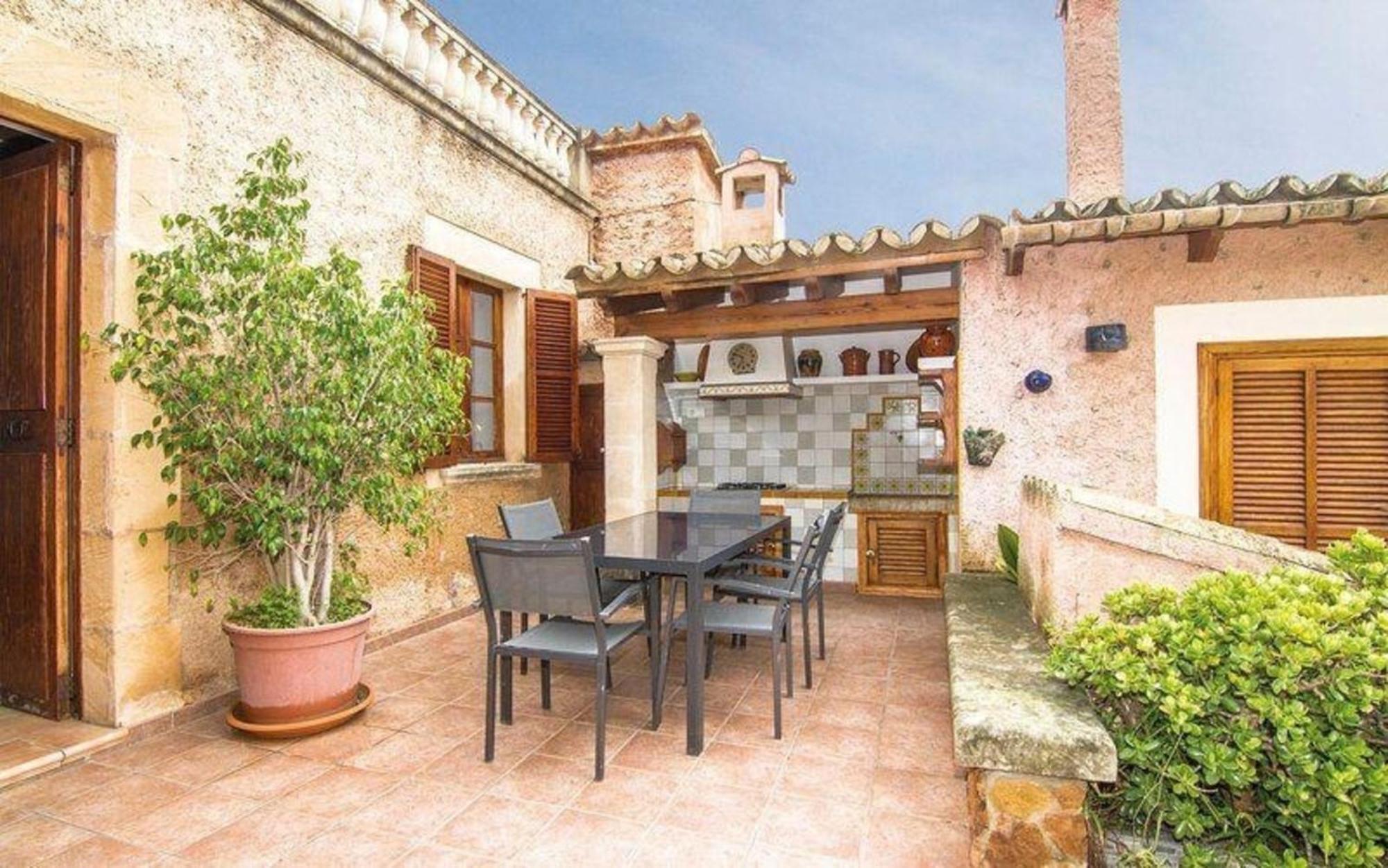 Liebevoll Eingerichtetes Ueber Zwei Etagen Mit Einem Gemuetlichen Garten Mit Veranda Und Aussenkueche Hébergement de vacances