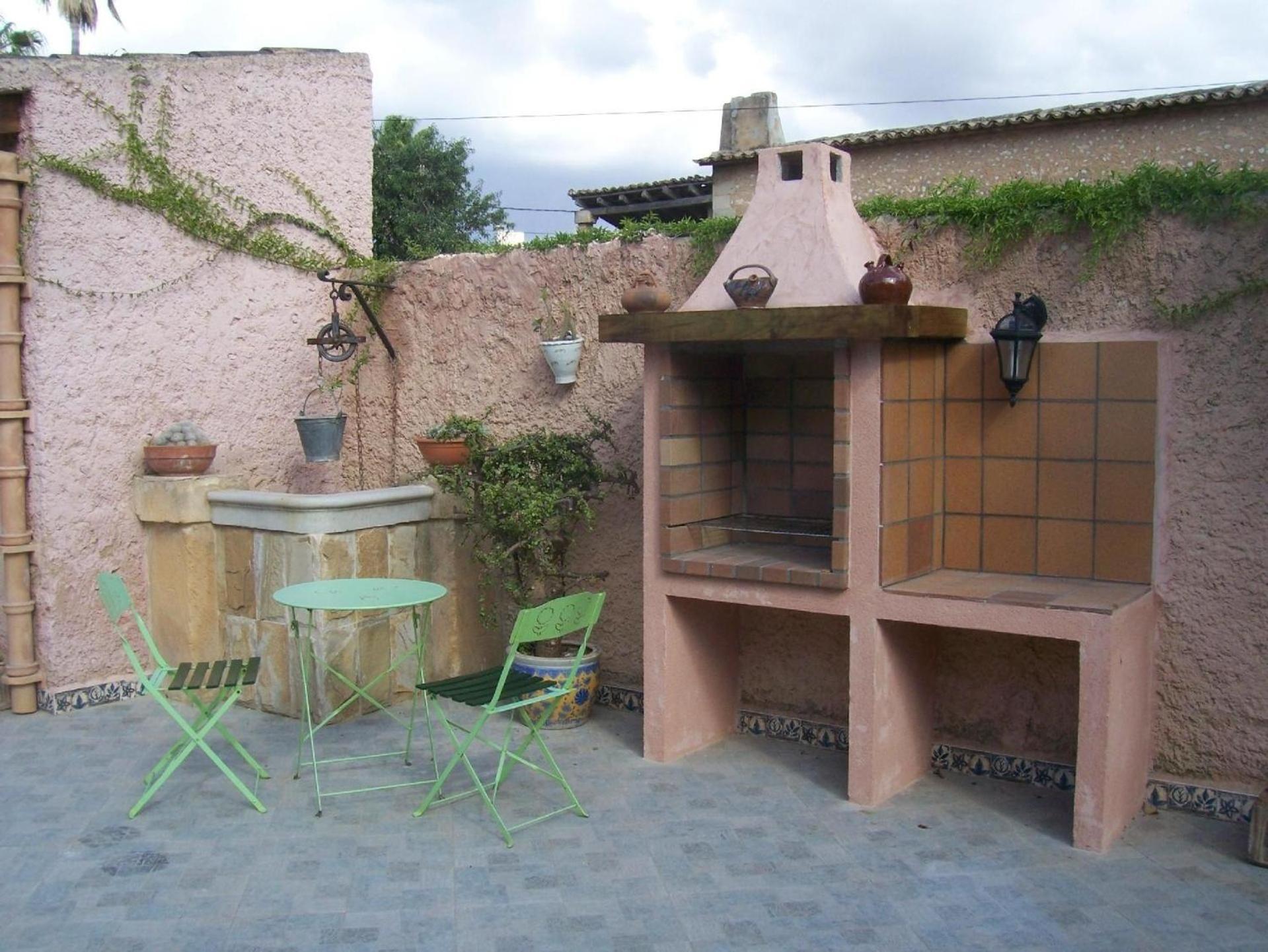 Liebevoll Eingerichtetes Ueber Zwei Etagen Mit Einem Gemuetlichen Garten Mit Veranda Und Aussenkueche Hébergement de vacances
